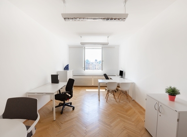 Join flexible a 70 m² Coworking  in Vienna, Graben 19 (1010) - 3 | MatchOffice.com