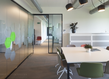 Bedrijventerrein te huur  Antwerpen, Uitbreidingstraat 66, 380 m², - 1 | MatchOffice.be