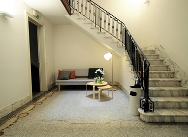 32 m² Business space place available to rent in Gent, Gebroeders Vandeveldestraat 68 (9000) - 2 | MatchOffice.com