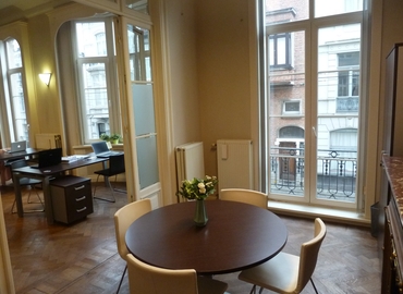 Rent a 26 m² Meeting room in Gent, Gebroeders Vandeveldestraat 68 (9000) - 4 | MatchOffice.com