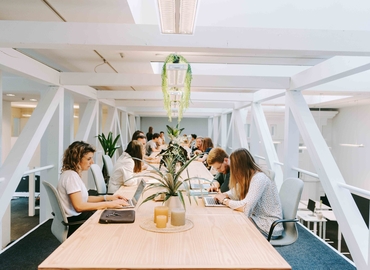 Bureau coworking à louer à Anvers, IJzerenpoortkaai 3, 150 m², - 1 | MatchOffice.be