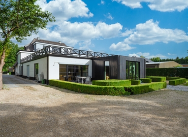 Bedrijventerrein te huur  Brasschaat, Bredabaan 859, 40 m², - 1 | MatchOffice.be