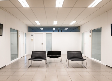 Bedrijventerrein te huur  Sint-Niklaas, Industriepark-West 75, 67 m², - 9 | MatchOffice.be
