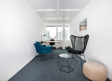 Bedrijventerrein te huur  Etterbeek, Schumanplein 11, 60 m², - 0 | MatchOffice.be