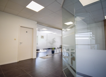 100 m² Business space in Sint-Truiden, Bedrijvenstraat 5765 (3800) - 13 | MatchOffice.com