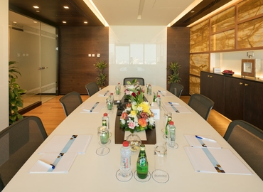 100 m² Business center in Manama, 11th Floor (323) - 2 | MatchOffice.com