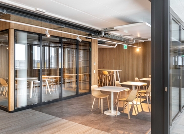 D4 Park 8, Business center Lucerne, 13