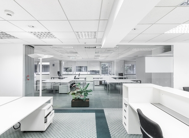 Via Cantonale 4, Business Center Lugano, 8