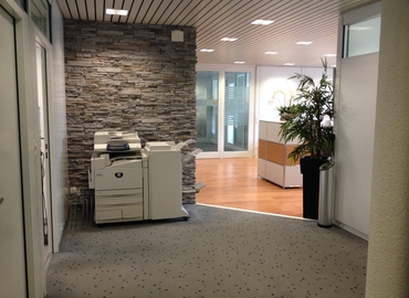 Ruessenstrasse 12, Business Center Neuheim, 1