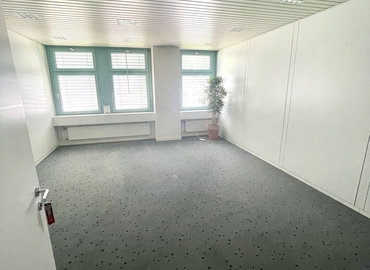33 m² Business space in Baar, Ruessenstrasse 12 (6340) - 2 | MatchOffice