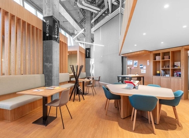 The Circle 6, Business center Wallisellen