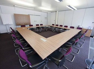 Route de Crassier 7, Business center Nyon, 3