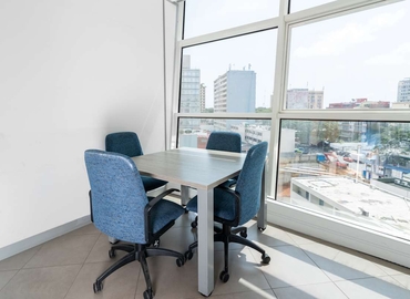 Virtual office space in Abidjan, À l'angle de la rue Dr&nbsp;Crozet et du Boulevard de la République (%[postal_code]) - 2 | MatchOffice.com