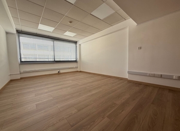 150 m² Business space in Nicosia, Iasonos 1 (1082) - 4 | MatchOffice.com