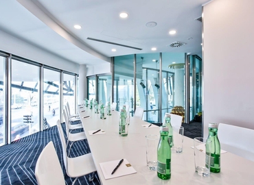 50 m² Conference space in Prague, Jiráskovo náměstí 6 (120 00) - 2 | MatchOffice.com