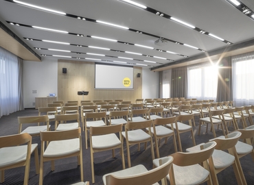 38 m² Convention center in Prague, Plzeňská (150 00) - 2 | MatchOffice.com