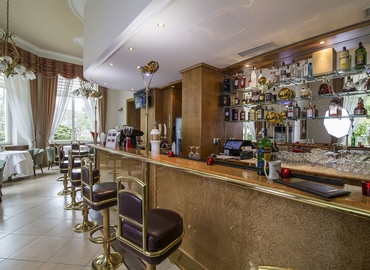 420 m² Meeting room in Karlovy Vary, BRISTOL GROUP  s.r.o. (360 01) - 9 | MatchOffice.com