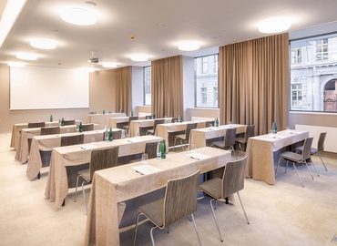 210 m² Conference room in Prague, náměstí Curieových 100 (110 00) - 1 | MatchOffice
