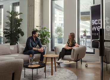 100 m² Shared workspace  in Prague, Evropská 11/2758 (160 00) - 3 | MatchOffice.com