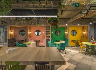 3350 m² Shared workspace  in Prague, Pernerova 697/35 (186 00) - 1 | MatchOffice.com