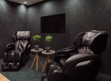 100 m² Business space in Prague, Evropská 11/2758 (160 00) - 18 | MatchOffice.com