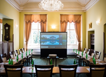 125 m² Conference room in Byšice, 61 (277 32) - 1 | MatchOffice.com