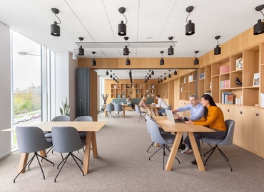 Virtual office in Prague, Pujmanové 1753/10a (140 00) - 13 | MatchOffice.com