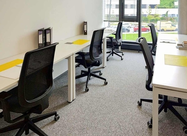10 m² Shared workspace  in Prague, Kacírkova 982/4 (158 00) - 4 | MatchOffice