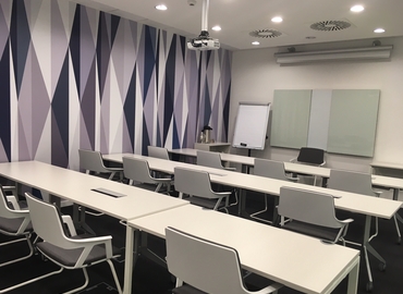 160 m² Business space place for rent in Prague, Dělnická 213/12 (170 00) - 9 | MatchOffice