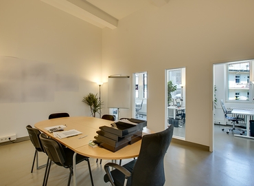 Book a 18 m² Conference center in Dusseldorf, Graf-Adolf-Straße 76 (40210) - 1 | MatchOffice.com