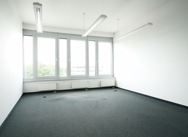 Werner-Heisenberg-Straße 2, Business Center in Neu-Isenburg