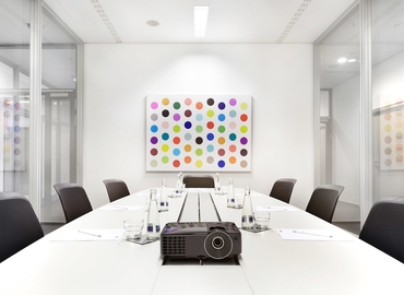 Book a 30 m² Conference space in Frankfurt am Main, Theodor-Heuss-Allee 112 (60486) - 7 | MatchOffice