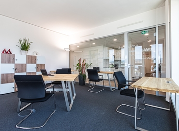 Explore suitable a 30 m² Shared workspace  in Wiesbaden, Klingholzstraße 7 (65189) - 1 | MatchOffice