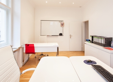 18 m² Meeting room in Munich Bogenhausen, Grillparzerstraße 46 (81675) - 1 | MatchOffice