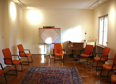 Friedrich-Engels-Straße 15, Business Center in Gahro, 0