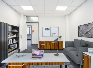 Carl-Zeiss-Straße 5, Business Center in Fellbach