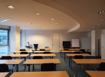 98 m² Conference hall in Leipzig, Friedrich-List-Platz 1 (04103) - 1 | MatchOffice.com