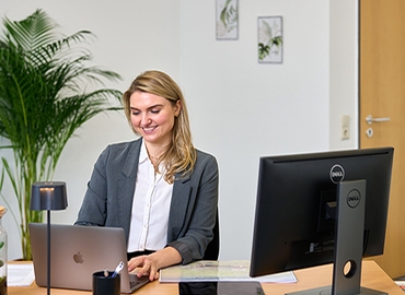 Stuttgarter Straße 45-51, Business Center in Neckartenzlingen, 3