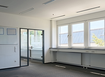 Stuttgarter Straße 45-51, Business Center in Neckartenzlingen
