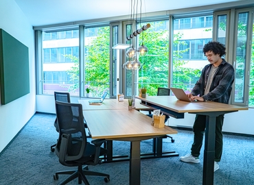 1300 m² Business center in Hamburg St. Pauli, Zirkusweg 1 (20359) - 2 | MatchOffice