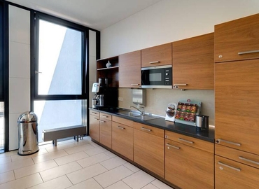 Am Kaiserkai 1, Business Center in Hamburg Hafencity, 13