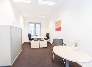 50 m² Business center place available to rent in Berlin Mitte, Unter den Linden 21 (10117) - 1 | MatchOffice.com