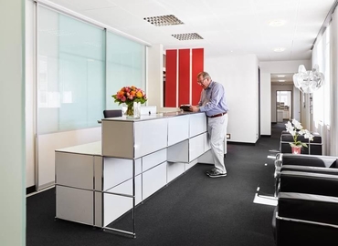 42 m² Business park property for rent in Hamburg, Poststrasse 33 (20354) - 1 | MatchOffice