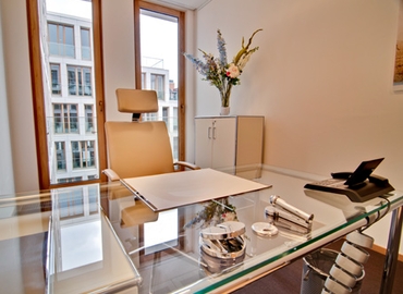 75 m² Business park property for rent in Hamburg, Neuer Wall 80 (20354) - 1 | MatchOffice.com