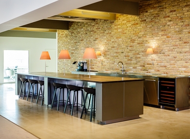 Join suitable a 1000 m² Shared office in Taastrup, Dybendalsvænget 2 (2630) - 9 | MatchOffice.com