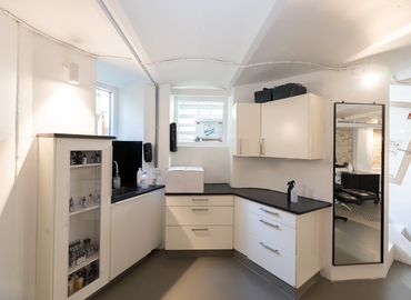 Butik Amaliegade 36, kld.. tv. 1256 København K