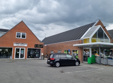 226 m² Commercial shop for rent in Vejle Ost, Bredballe Center 9 (7120) - 1 | MatchOffice