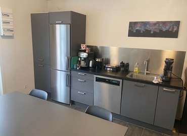 Lager / produktion Vejstruprød Landevej 8 6093 Sjølund