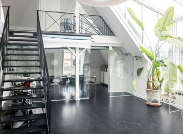 Office Regnbuepladsen 5 1550 Copenhagen V