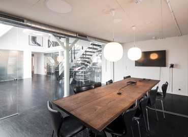 Office Regnbuepladsen 5 1550 Copenhagen V